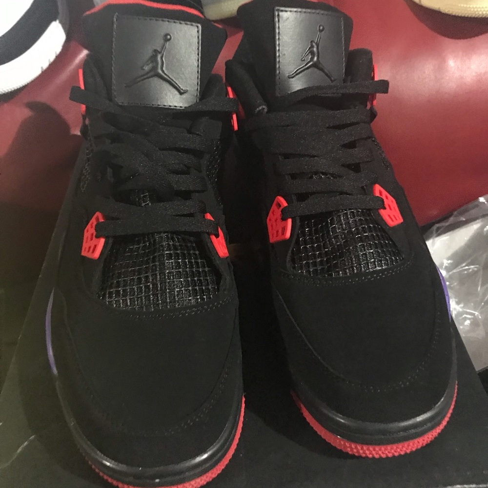 Retro 4 Raptors men’s size 12 with out box